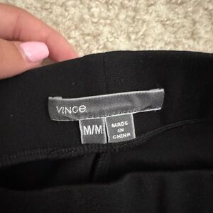 Vince Elegant Black Apparel